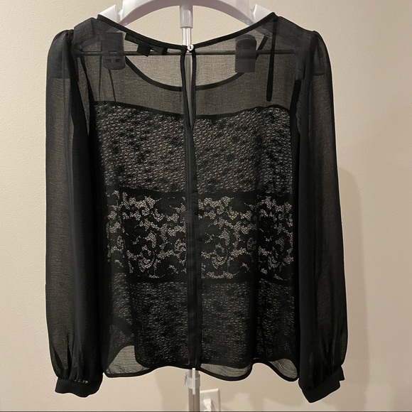 Black blouse with mixed lace front - Picture 4 of 7